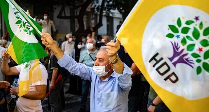 موافقت دادگاه قانون اساسی ترکیه با انحلال حزب دموکراتیک خلق‌ها 
