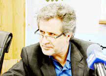 کارگری که به دلار خرید می‌کند باید به همان میزان مزد بگیرد