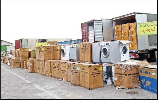 بازار مملو از کالاهای قاچاق است