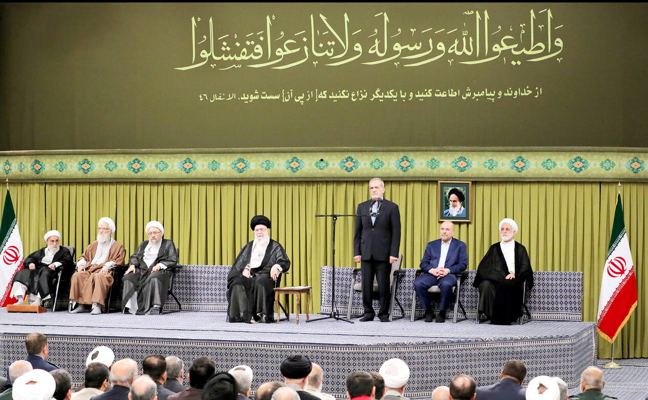 امروز نیازمند تشکیل امت اسلامی هستیم