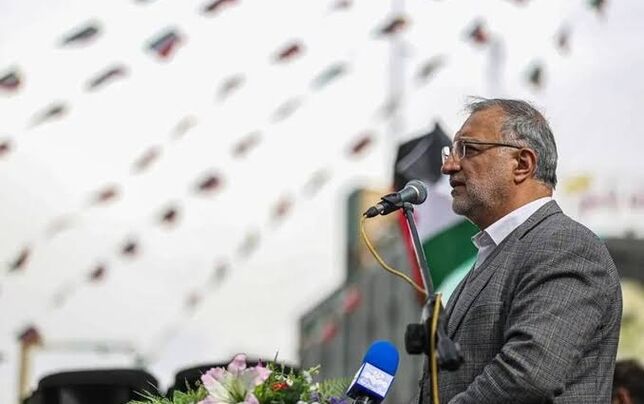 
تجمعات شبانه تا زمان 
تشخیص رهبری پابرجاست 