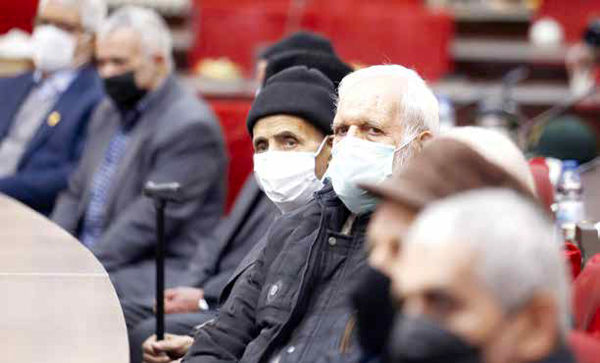 دولت همچنان روی اعصاب مستمری‌بگیران کارگری