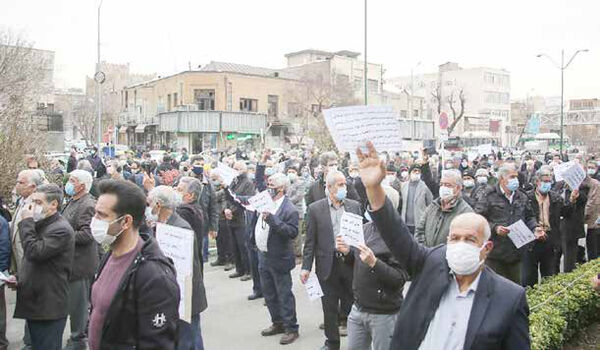 
مهمانان ناخوانده، پای سفره باز کارگران