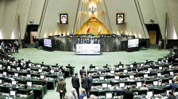 فشار بر کارگران به جای حل مشکلات اقتصادی کشور
