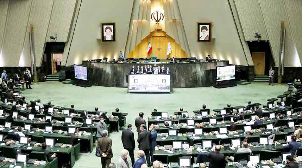 فشار بر کارگران به جای حل مشکلات اقتصادی کشور

