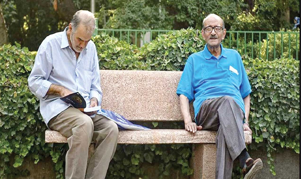 
یک فعال صنفی: می‌خواهند همه بازنشستگان را حداقل‌بگیر کنند