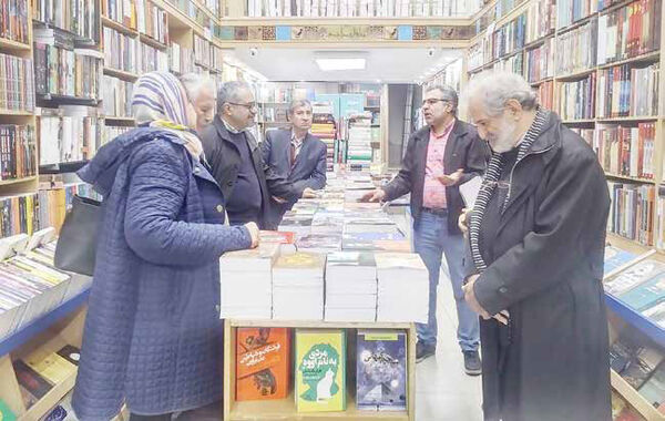 تبدیل کتاب‌فروشی‌ها به پاتوقی فرهنگی