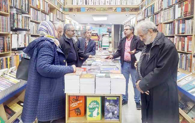 تبدیل کتاب‌فروشی‌ها به پاتوقی فرهنگی