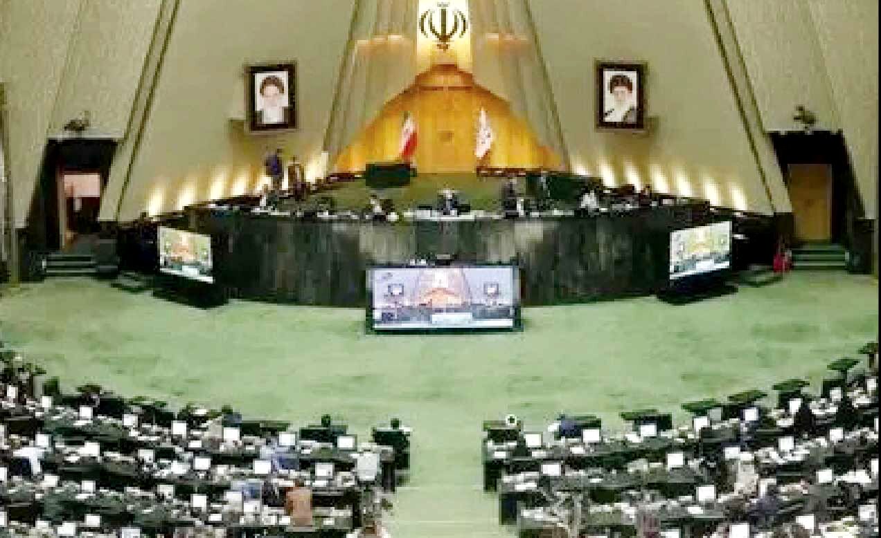 
بانک‌های ناتراز منحل یا ادغام شوند