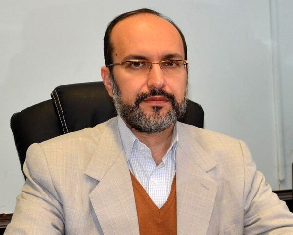 زرتشت؛ دانش‌آموز اخراجی به مدرسه بازگشت

