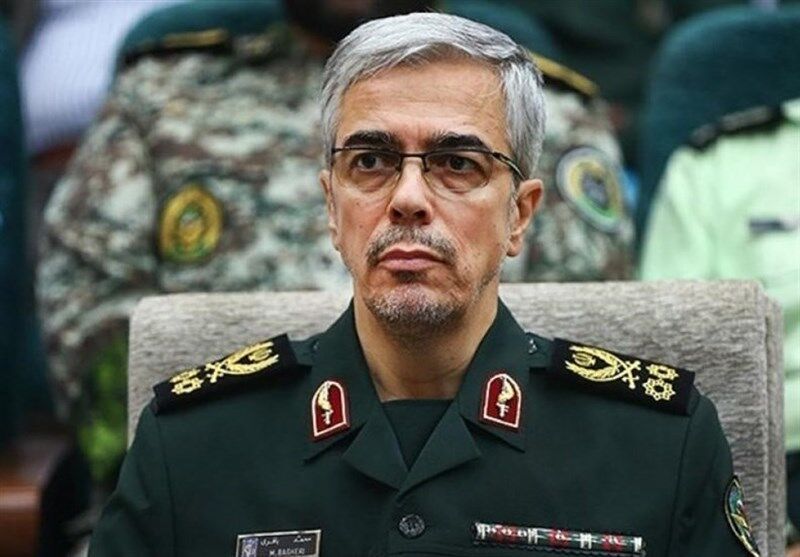 
 امام بر دوری نیروهای نظامی از گروه‌های سیاسی تاکید داشتند
