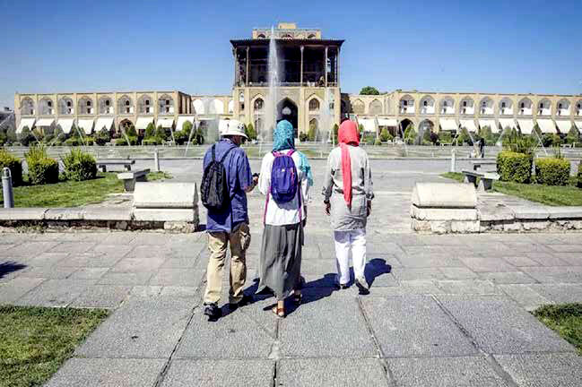 ایران در فصل بهار 74 گردشگر خارجی داشت!
