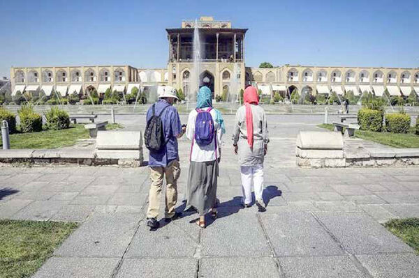 ایران در فصل بهار 74 گردشگر خارجی داشت!