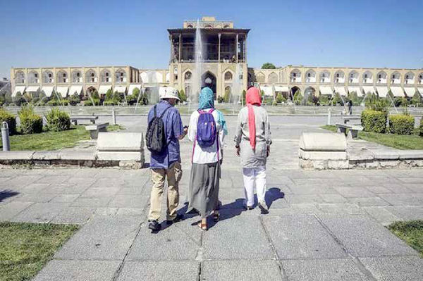 ایران در فصل بهار 74 گردشگر خارجی داشت!