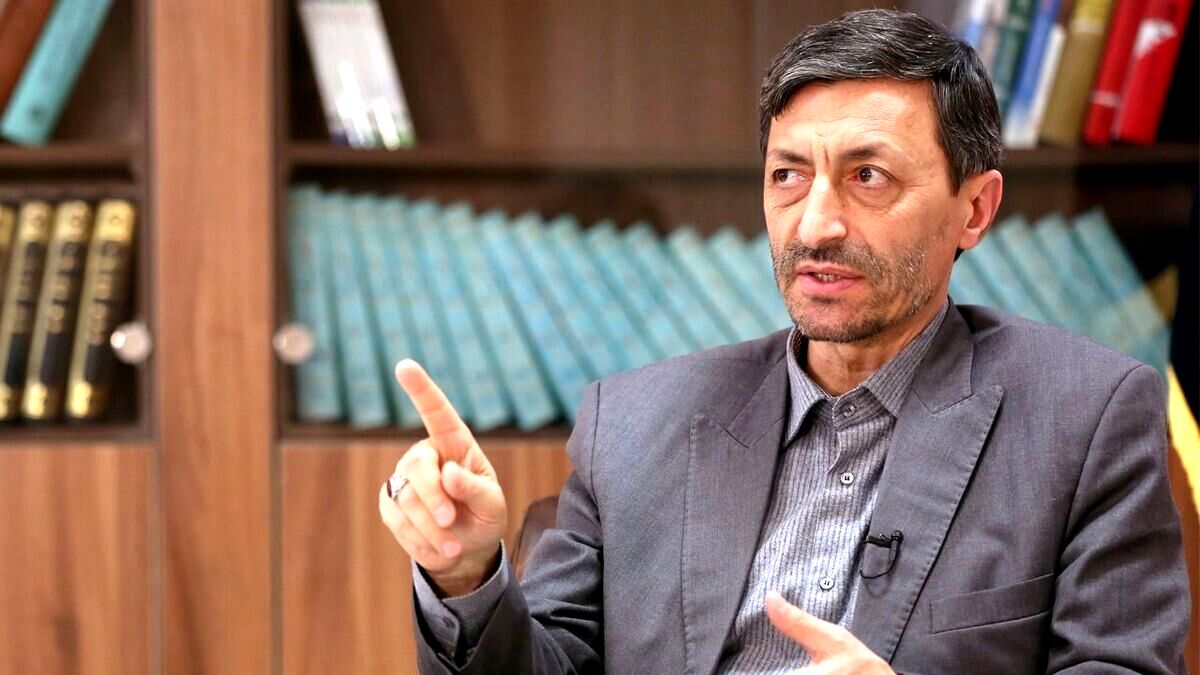 پرویز فتاح رئیس ستاد اجرائی 

فرمان امام شد