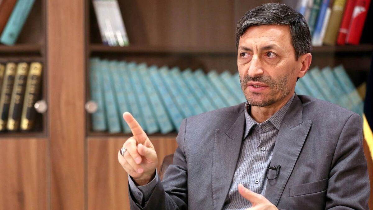 پرویز فتاح رئیس ستاد اجرائی 

فرمان امام شد