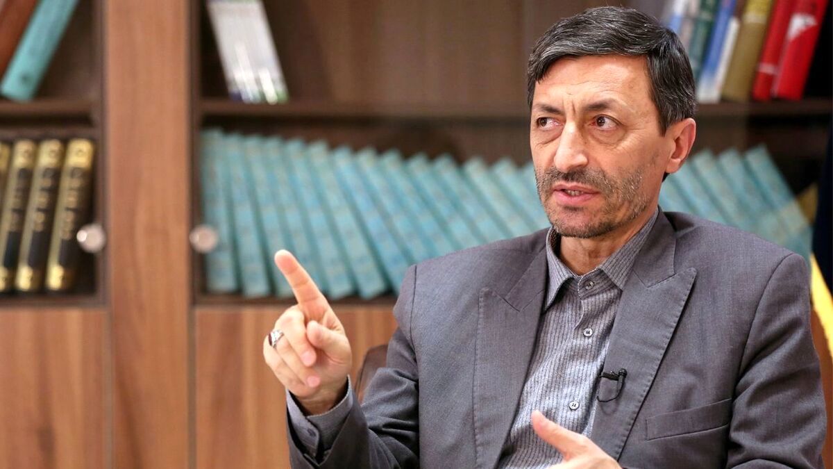پرویز فتاح رئیس ستاد اجرائی 

فرمان امام شد