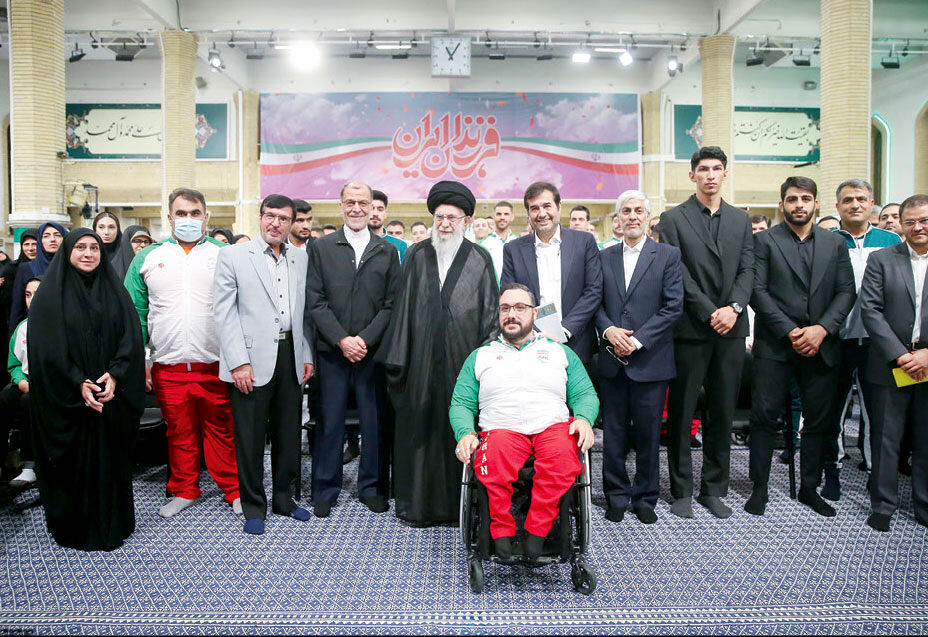 خرسندم که ورزش کشور روی دور پیشرفت است 