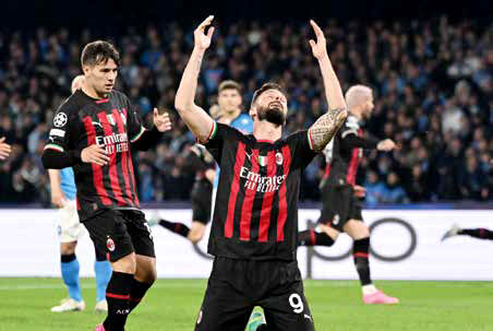 
میلان نبرد، ناپولی باخت!
