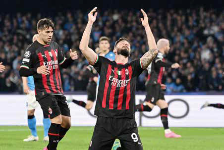 
میلان نبرد، ناپولی باخت!