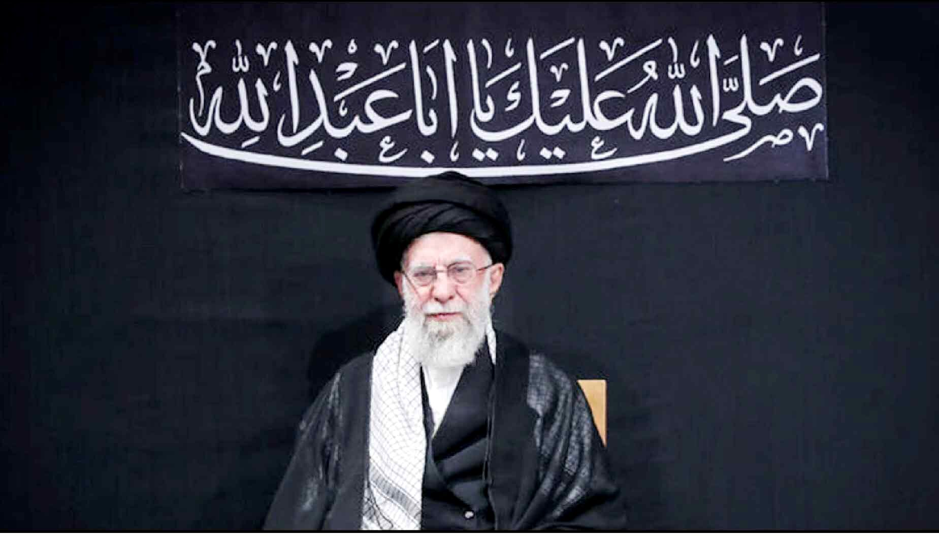 
حضور رهبر انقلاب در مراسم عزاداری شب عاشورا