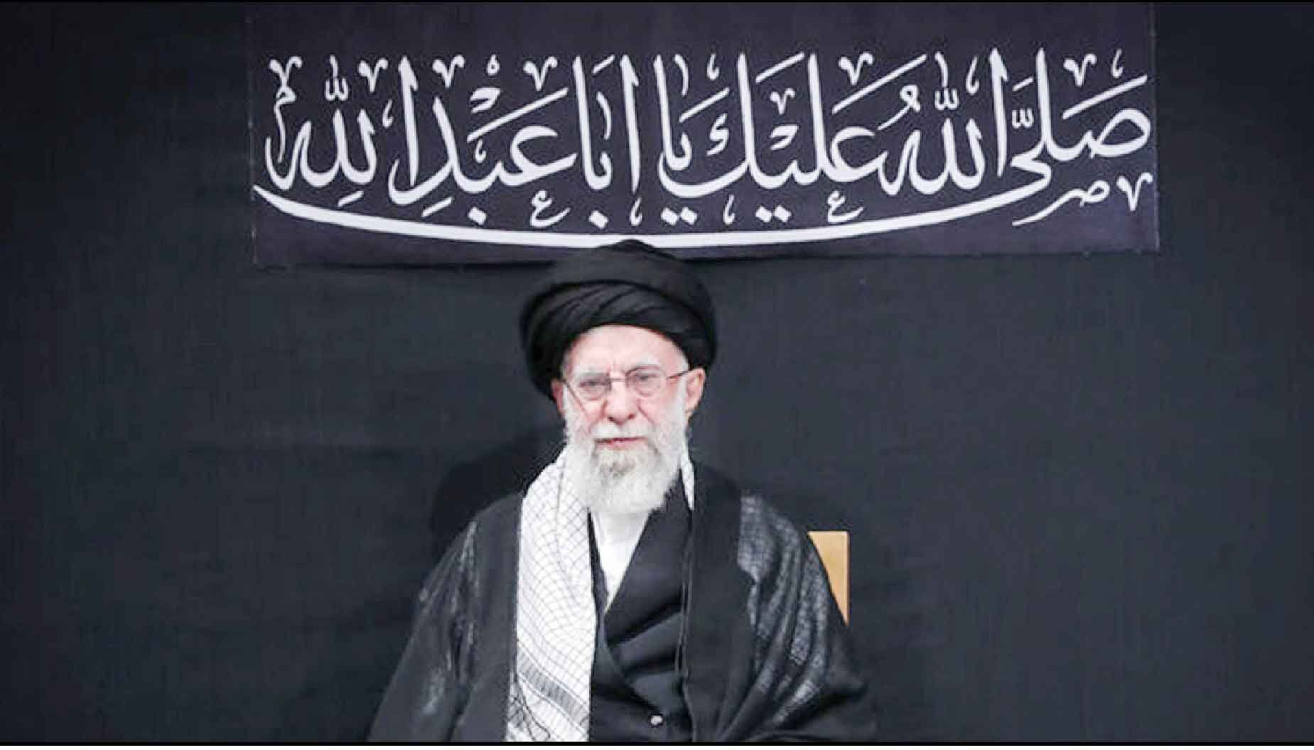 
حضور رهبر انقلاب در مراسم عزاداری شب عاشورا