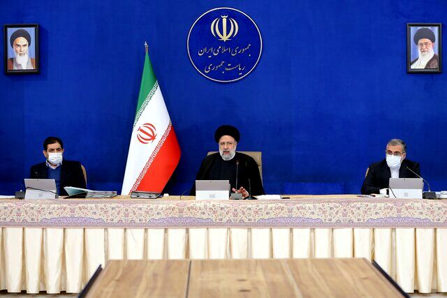
باور داریم که نقد می‌تواند دولت را از آسیب مصون سازد
