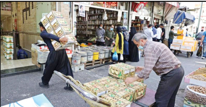 
گذران زندگی برای کارگران بسیار سخت شده است