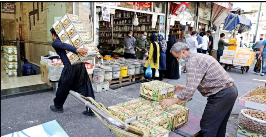 
گذران زندگی برای کارگران بسیار سخت شده است
