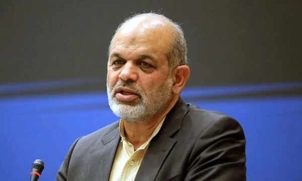 دولت تجهیزات فراجا را برای اجرای طرح نور فراهم می‌کند