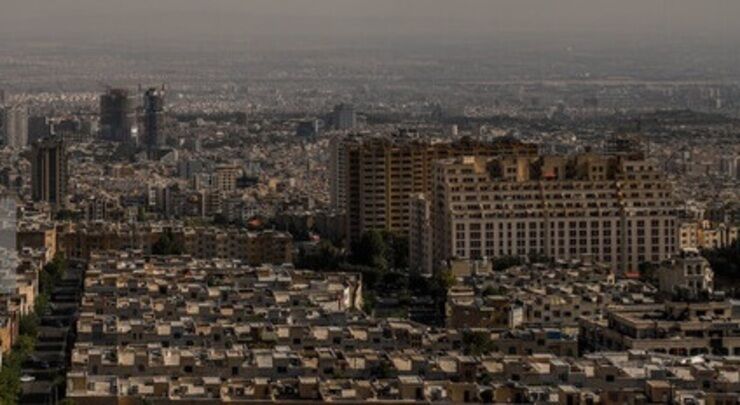 
فروشندگان مسکن متری ۱۰ میلیون تخفیف می‌دهند، کسی نمی‌خرد!