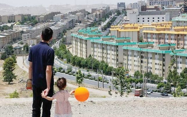 
خرید یک خانه‌ ۸۰ متری نیاز به پس‌انداز ۸۲ سال حقوق‌ کارمندی دارد