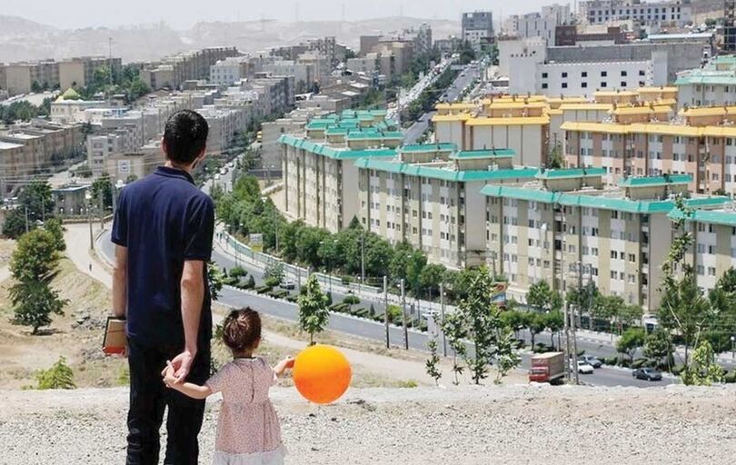 
خرید یک خانه‌ ۸۰ متری نیاز به پس‌انداز ۸۲ سال حقوق‌ کارمندی دارد