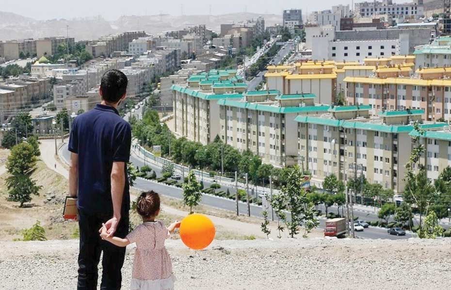 
خرید یک خانه‌ ۸۰ متری نیاز به پس‌انداز ۸۲ سال حقوق‌ کارمندی دارد