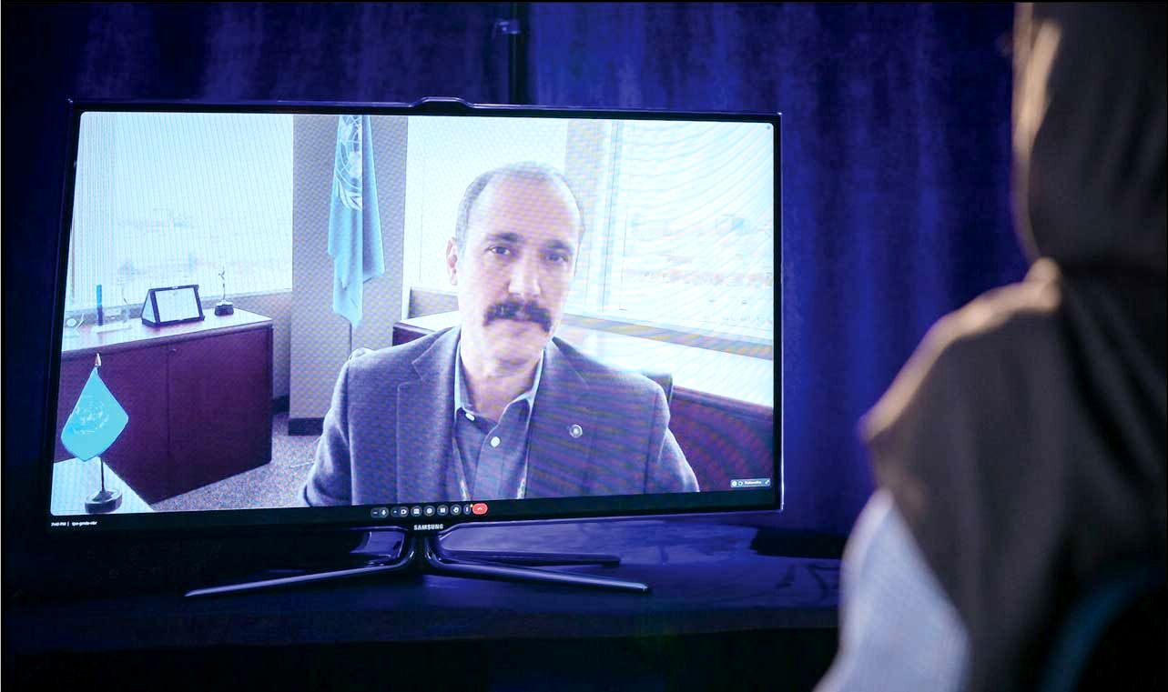 
 با آب تجدیدناپذیر بادمجان، گوجه و خیار می‌کارند