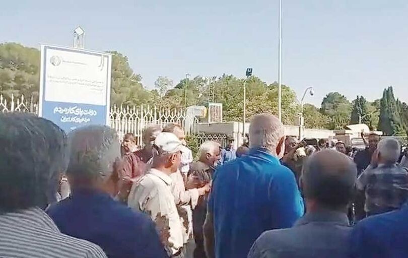 ادامه تجمع بازنشستگان مخابرات 

در چند استان