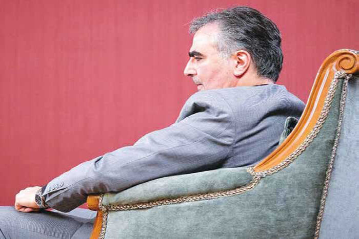 تکلیف قیمت دلار را «فرزین» مشخص می‌کند