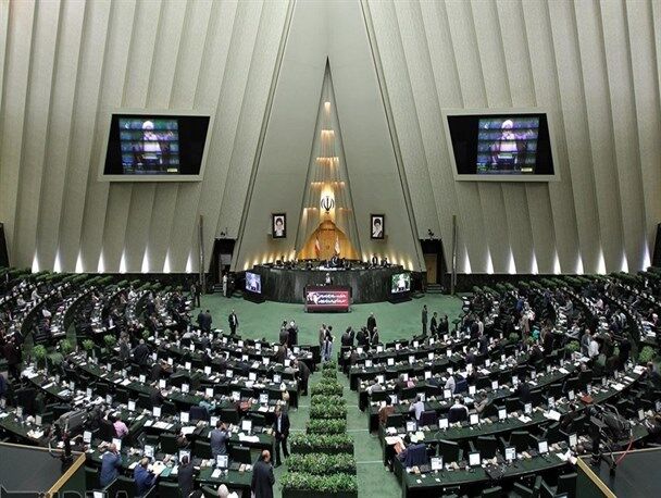 مجلس در ساماندهی قراردادهای کار جدی است