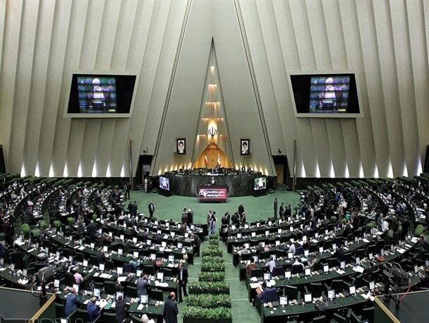 مجلس در ساماندهی قراردادهای کار جدی است