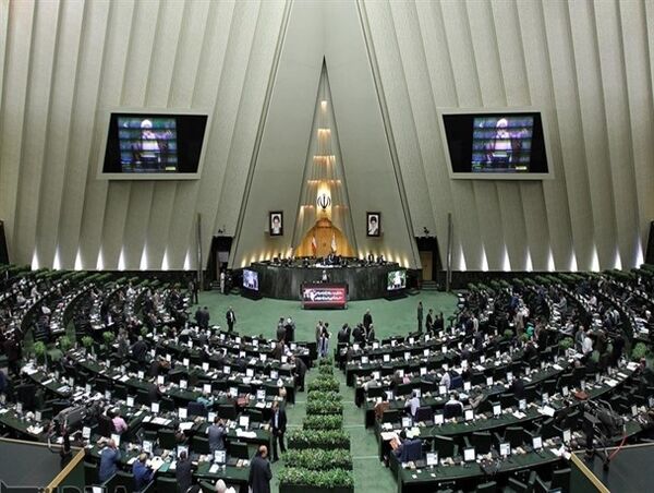 مجلس در ساماندهی قراردادهای کار جدی است