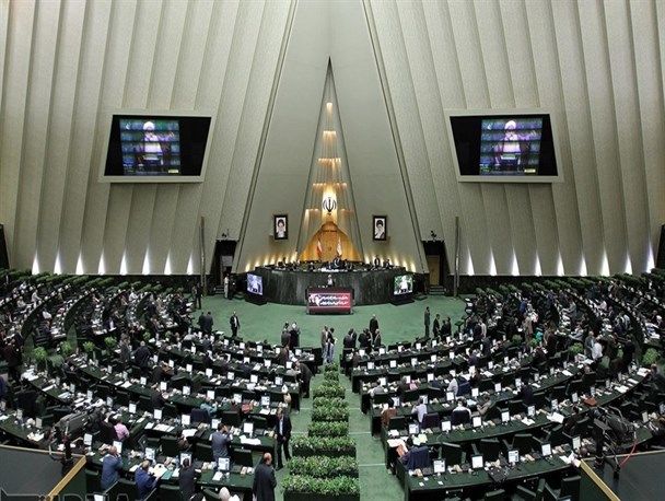 مجلس در ساماندهی قراردادهای کار جدی است