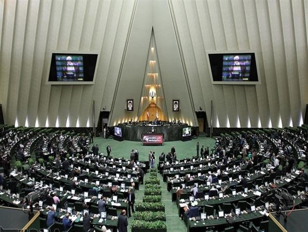 مجلس در ساماندهی قراردادهای کار جدی است