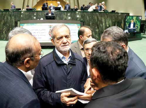 دولت عدم استقراض و پرداخت بدهی را به موازات هم جلو ببرد