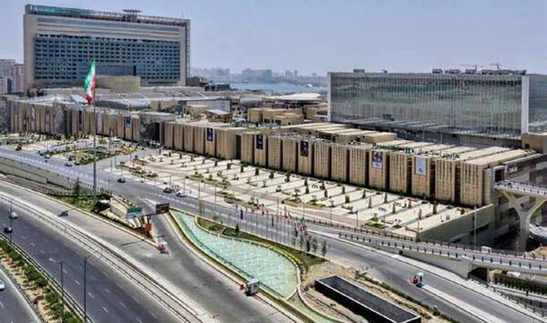 
بزرگترین مال جهان در ایران چه می‌کند؟

