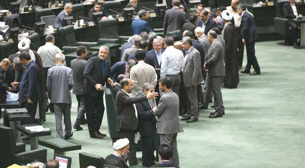 طیرۀ منافع ملی در دم فروبستن‌ها و گفتن‌های نابجا