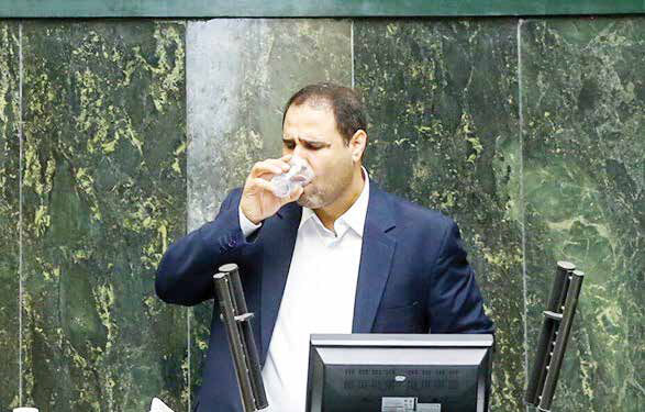 مواضع سوپرانقلابی هم کمبود معلم را رفع نکرد!