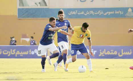 
فوتبال در اسارت! 
