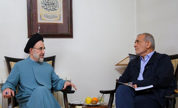 محمد خاتمی در پیامی تصویری:

به دکتر پزشکیان رأی خواهم داد