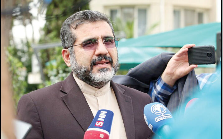 
جشنواره‌ها با موضوعات فرهنگی و هنری، سیاسی برخورد می‌کنند