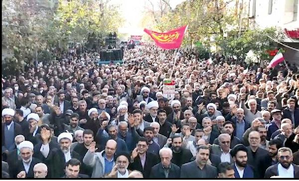 
برخورداری تمامی اشخاص از حق برگزاری راهپیمایی و یا شرکت در آن